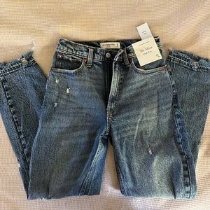Abercrombie & Fitch The Mom High Rise NWT